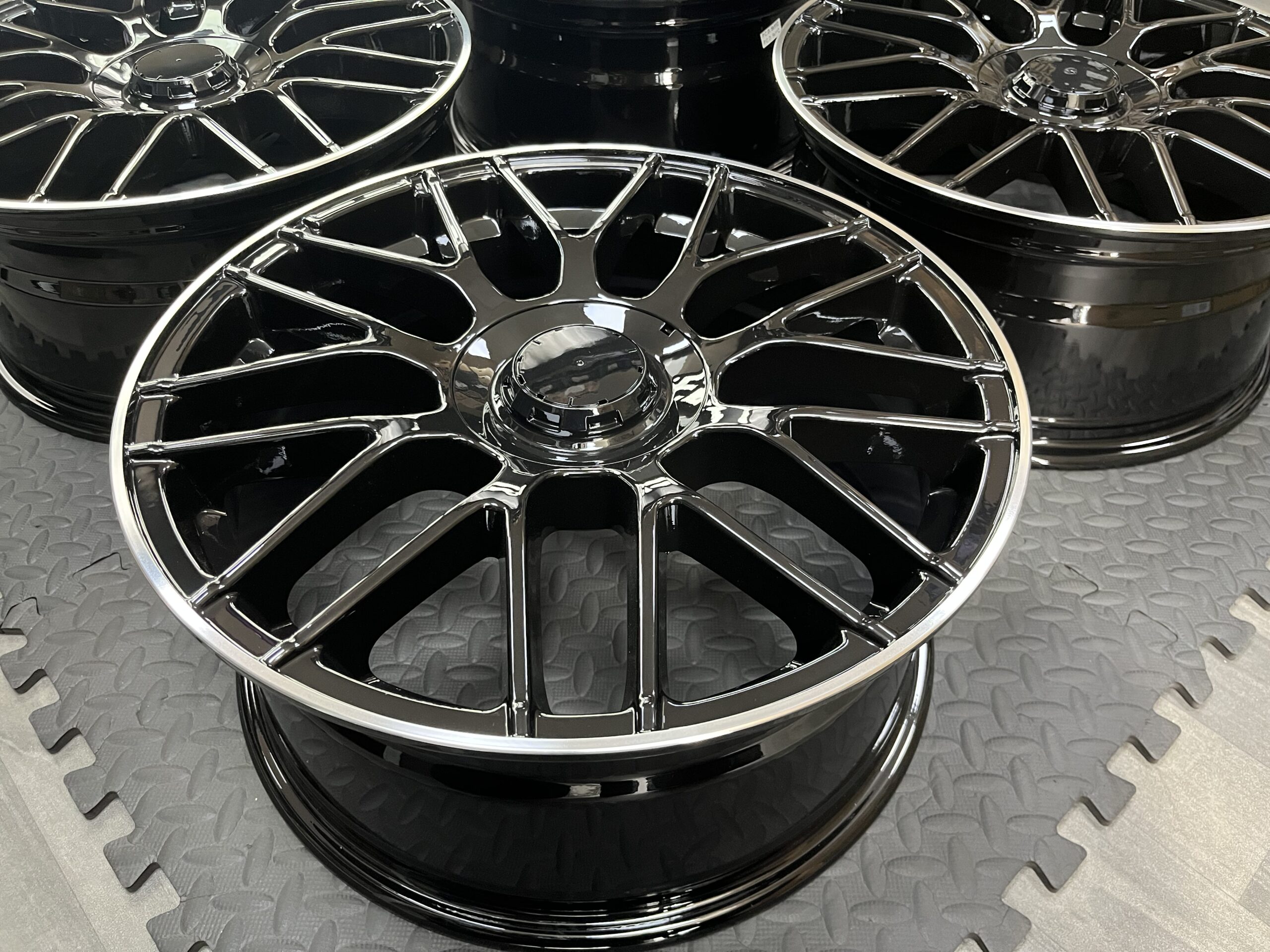 MERCEDES C63 AMG STYLE - Image 3