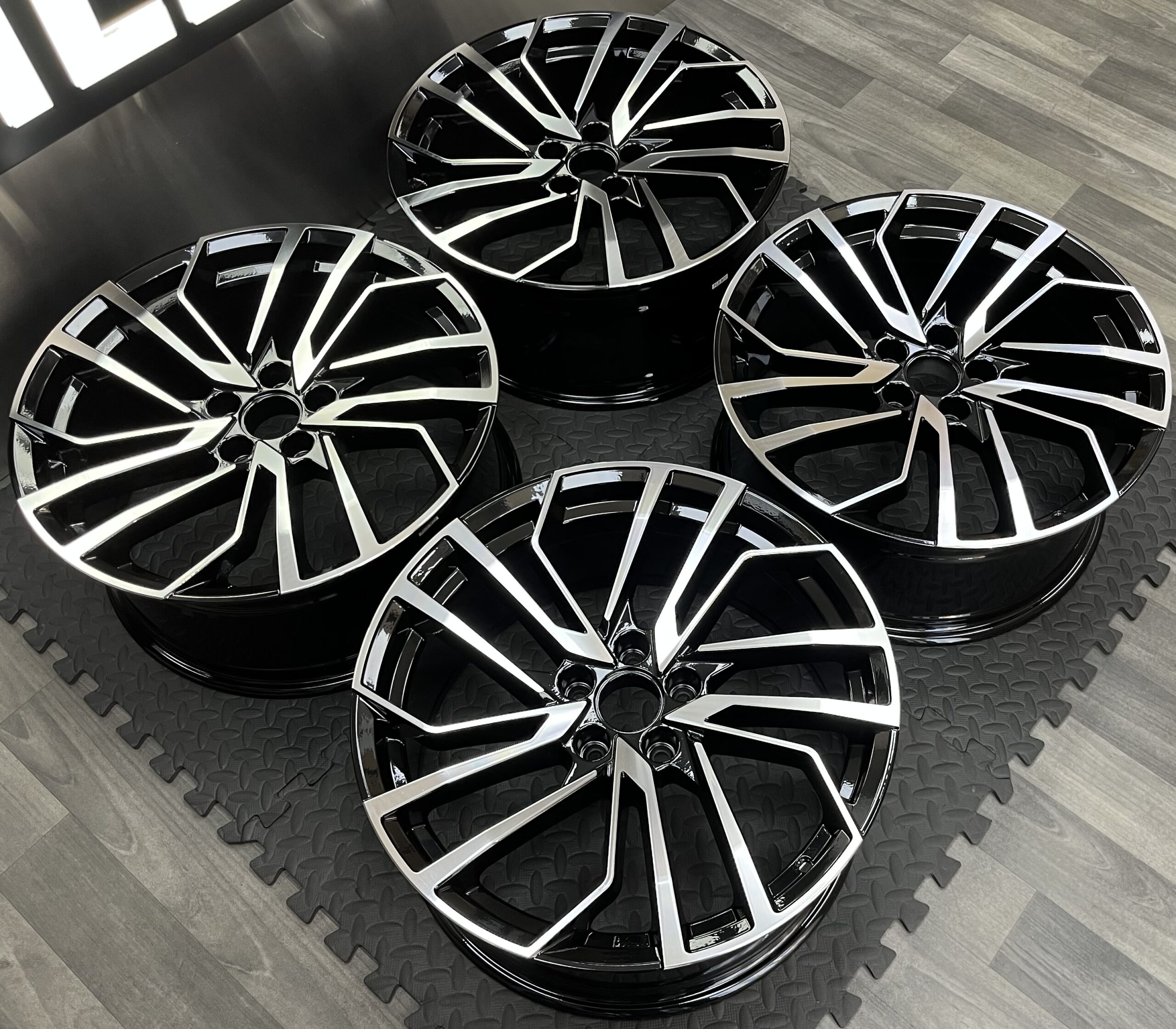 AUDI RS5 STYLE - Image 3