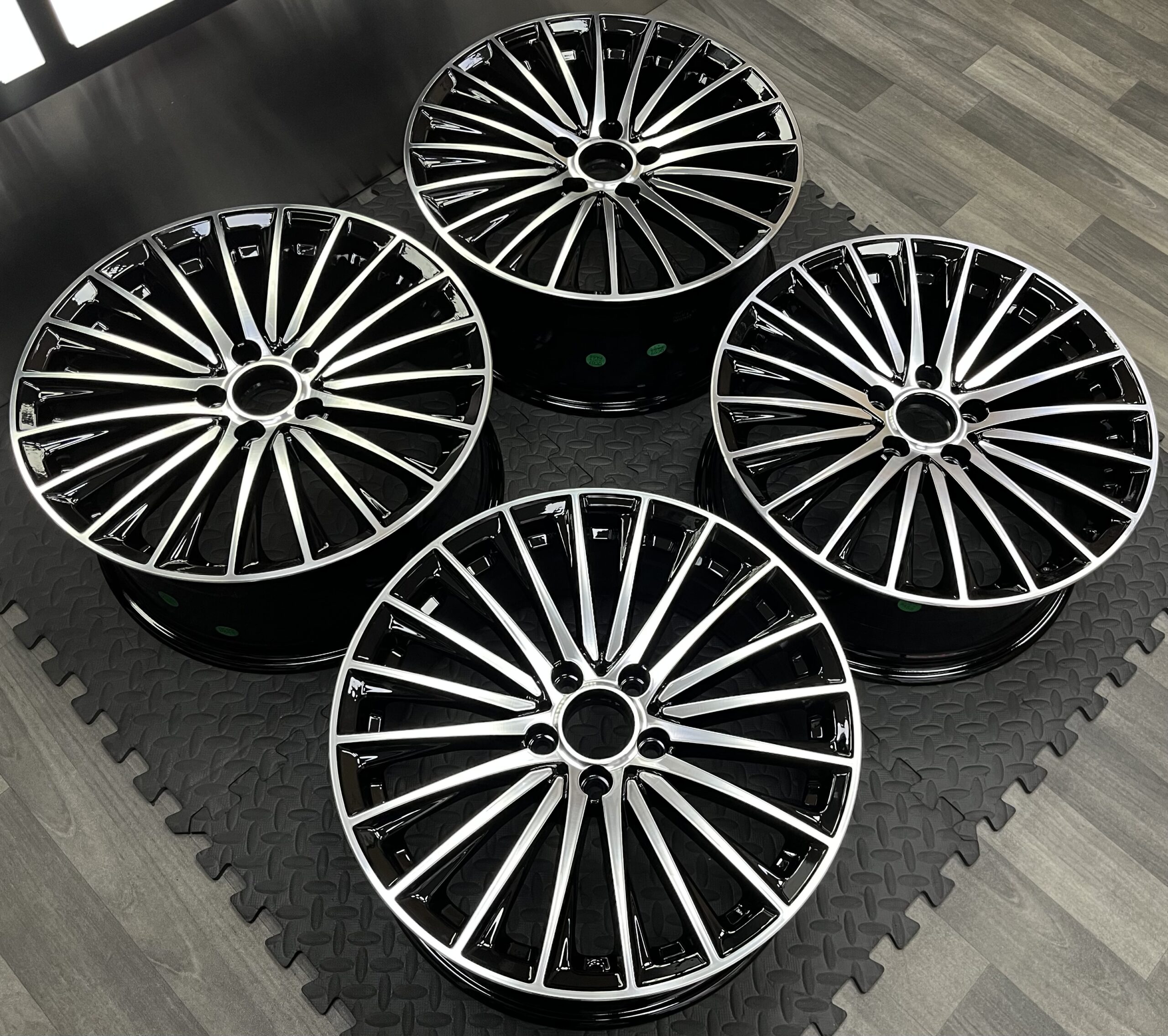 MERCEDES AMG 2025 TURBINE STYLE - Image 4