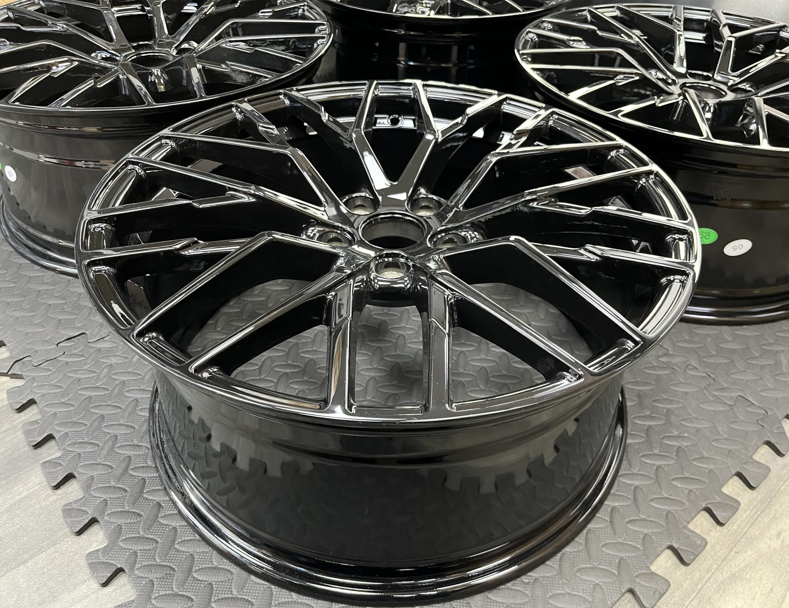 AUDI R8 BLACK EDITION STYLE - Image 6