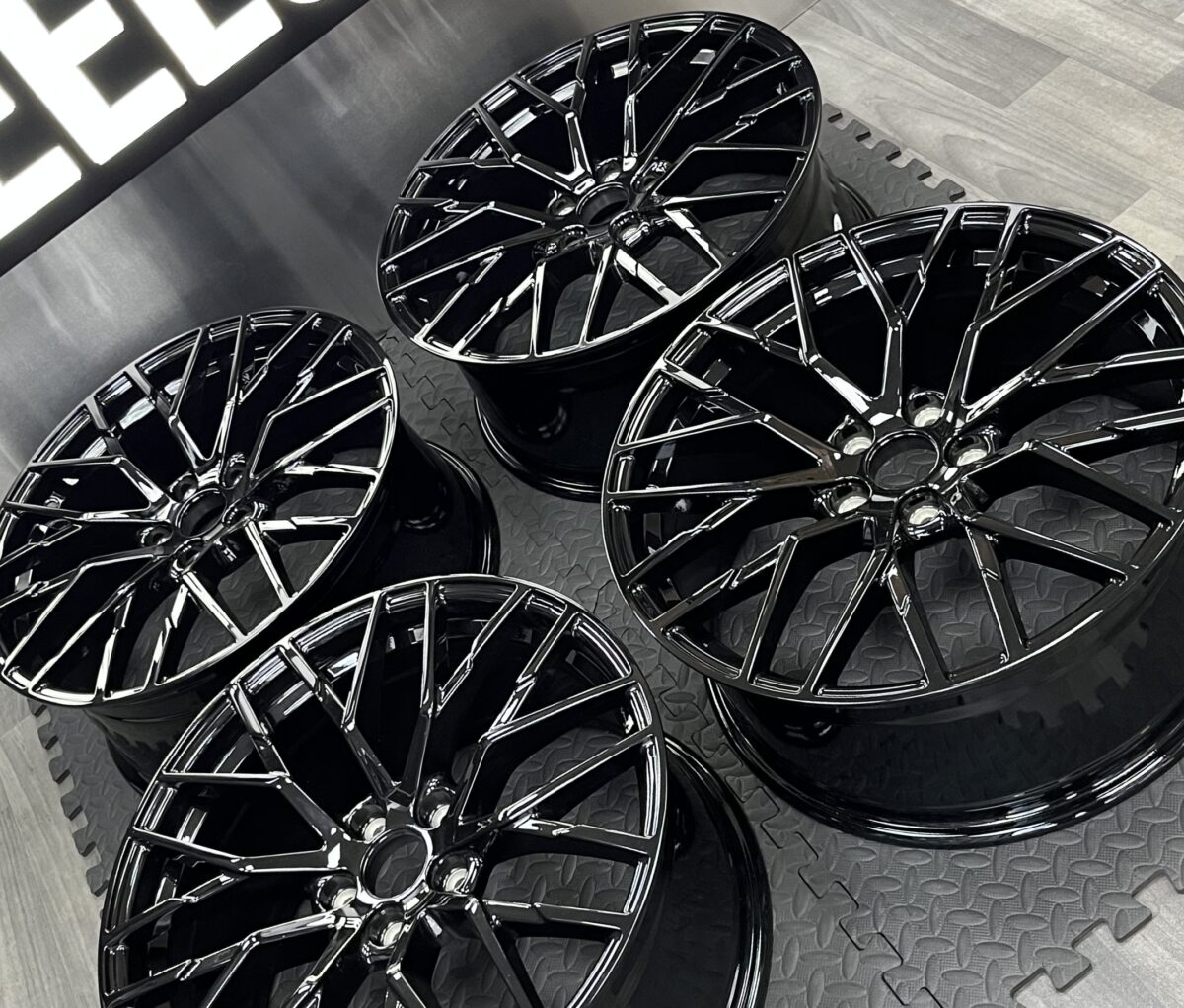 AUDI R8 BLACK EDITION STYLE – Wheelco