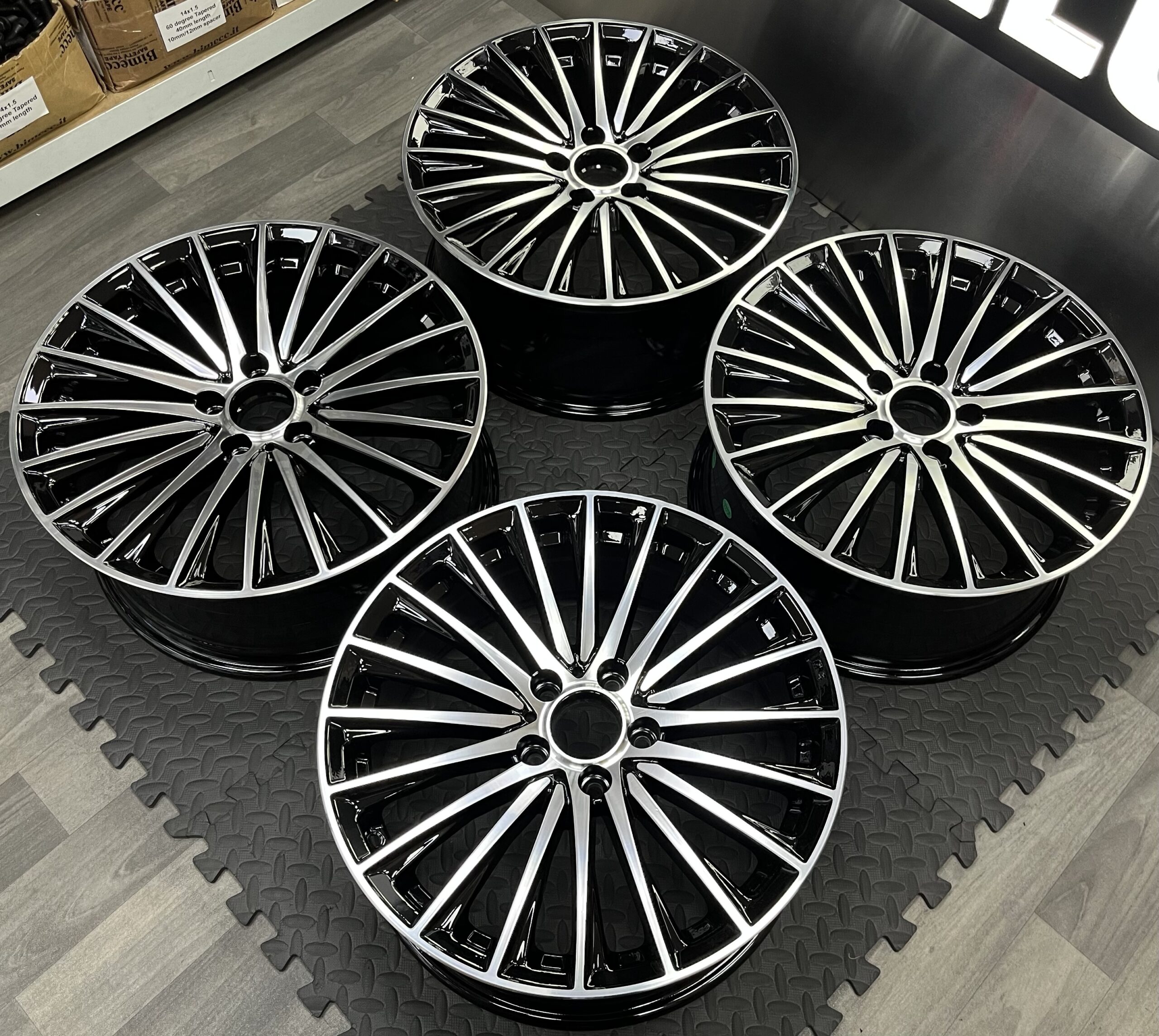 MERCEDES AMG 2025 TURBINE STYLE - Image 3