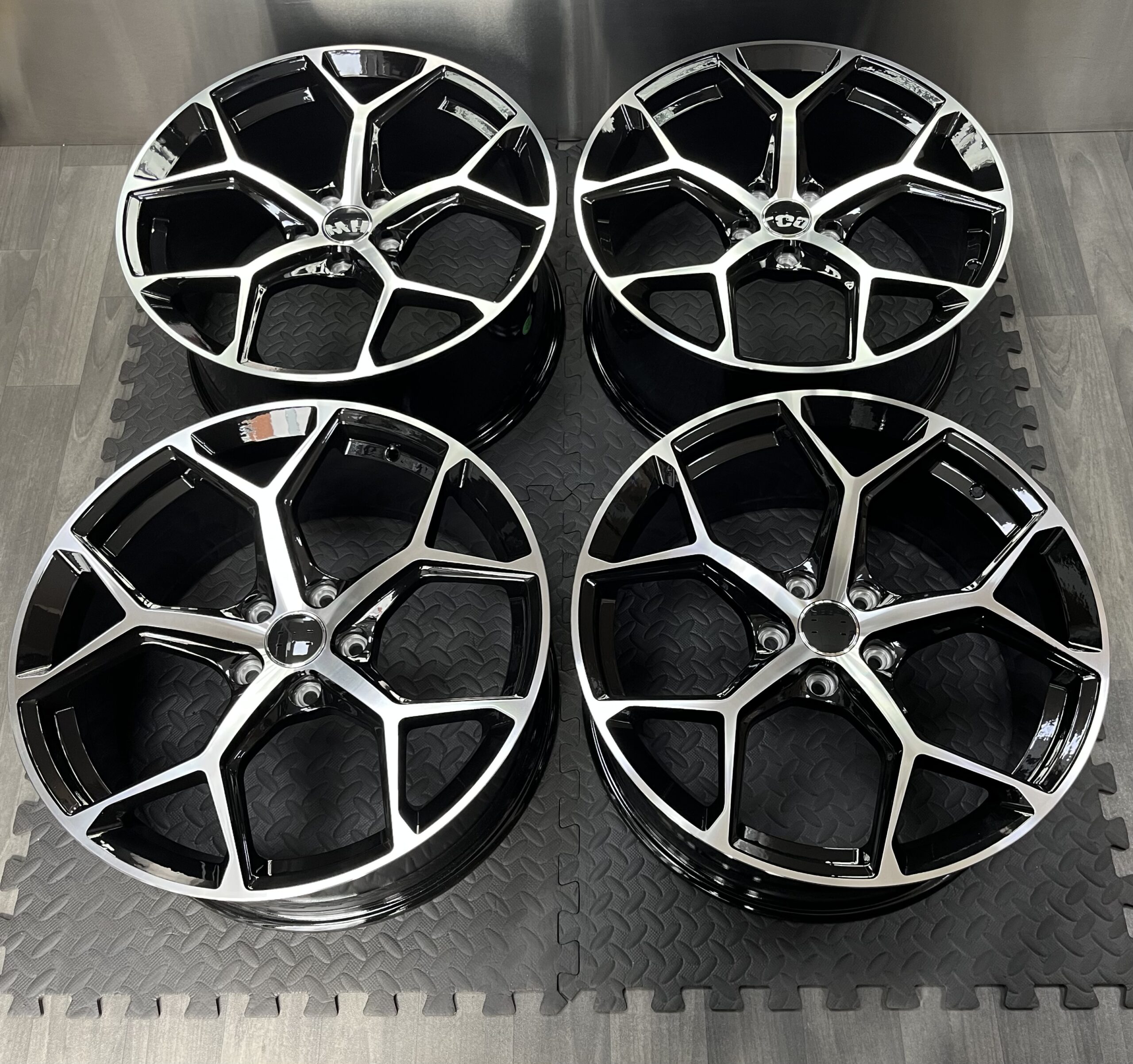 AUDI RS STYLE - Image 4