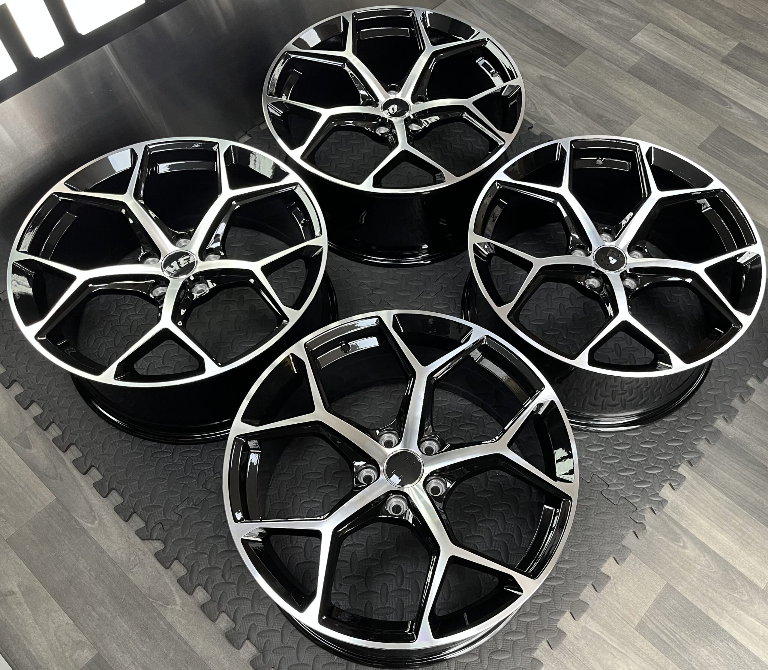 AUDI RS STYLE - Image 3