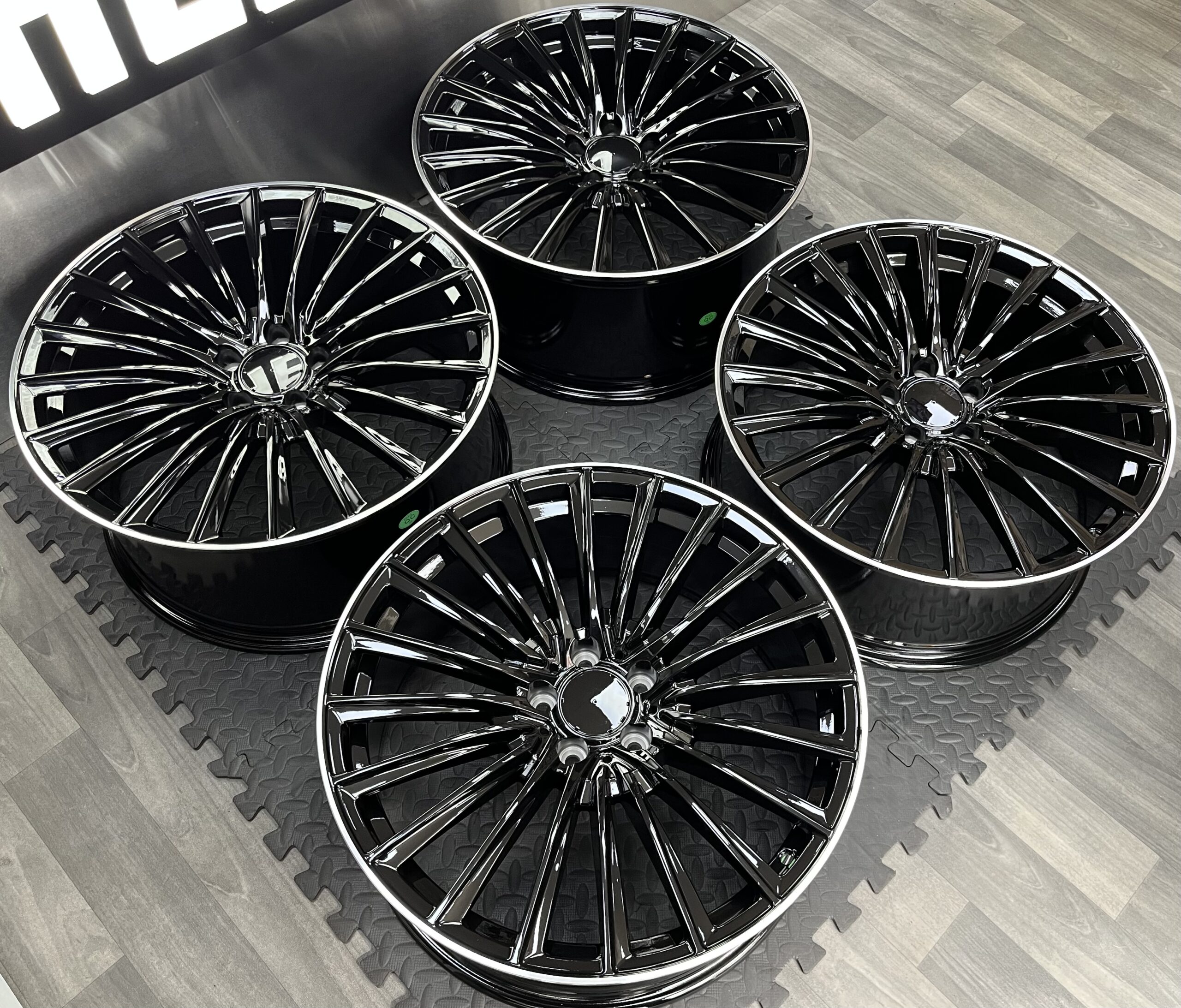 MERCEDES AMG 2025 TURBINE STYLE - Image 2