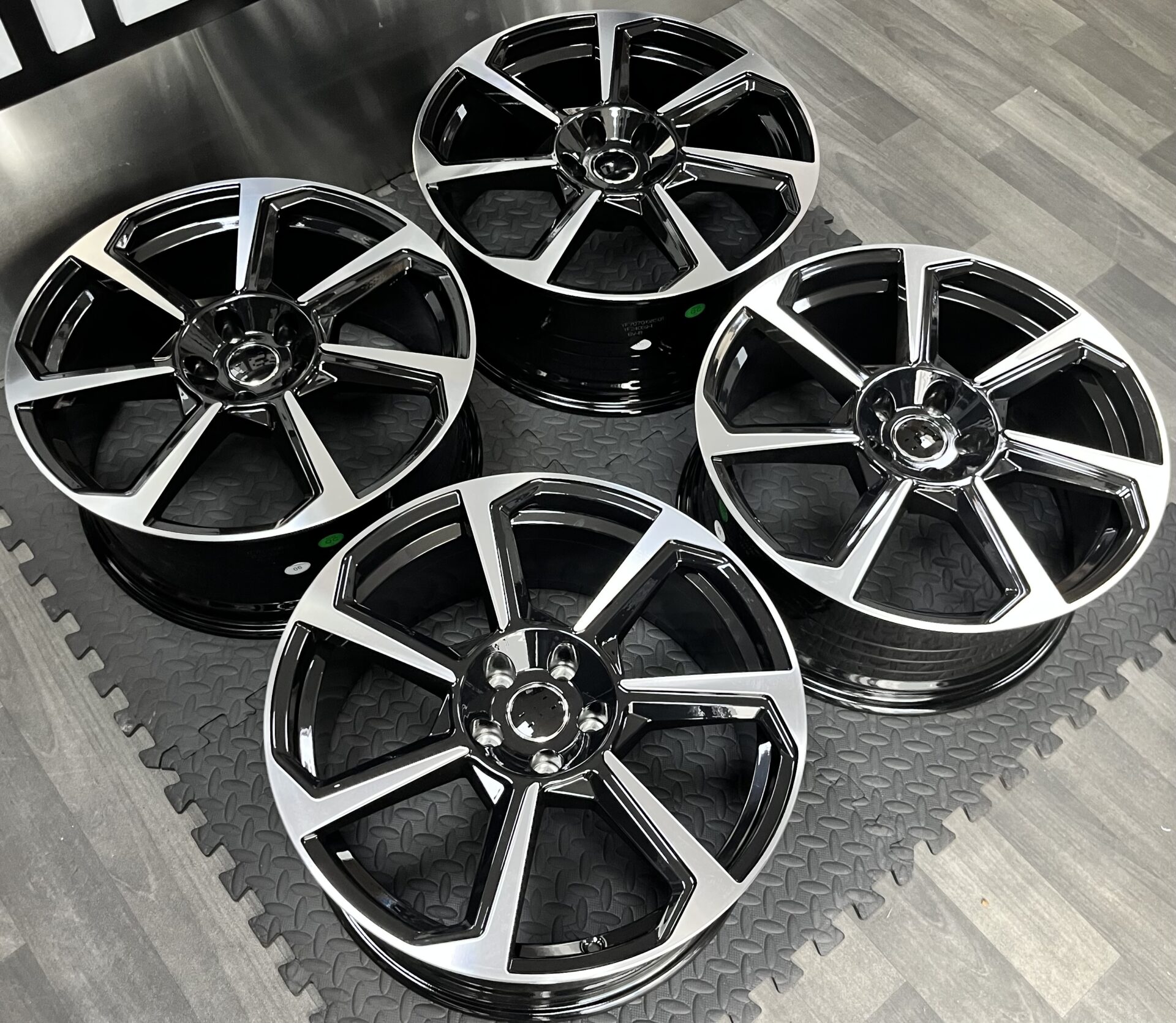 AUDI TTRS V2 STYLE 5X112 66.6 - Image 3