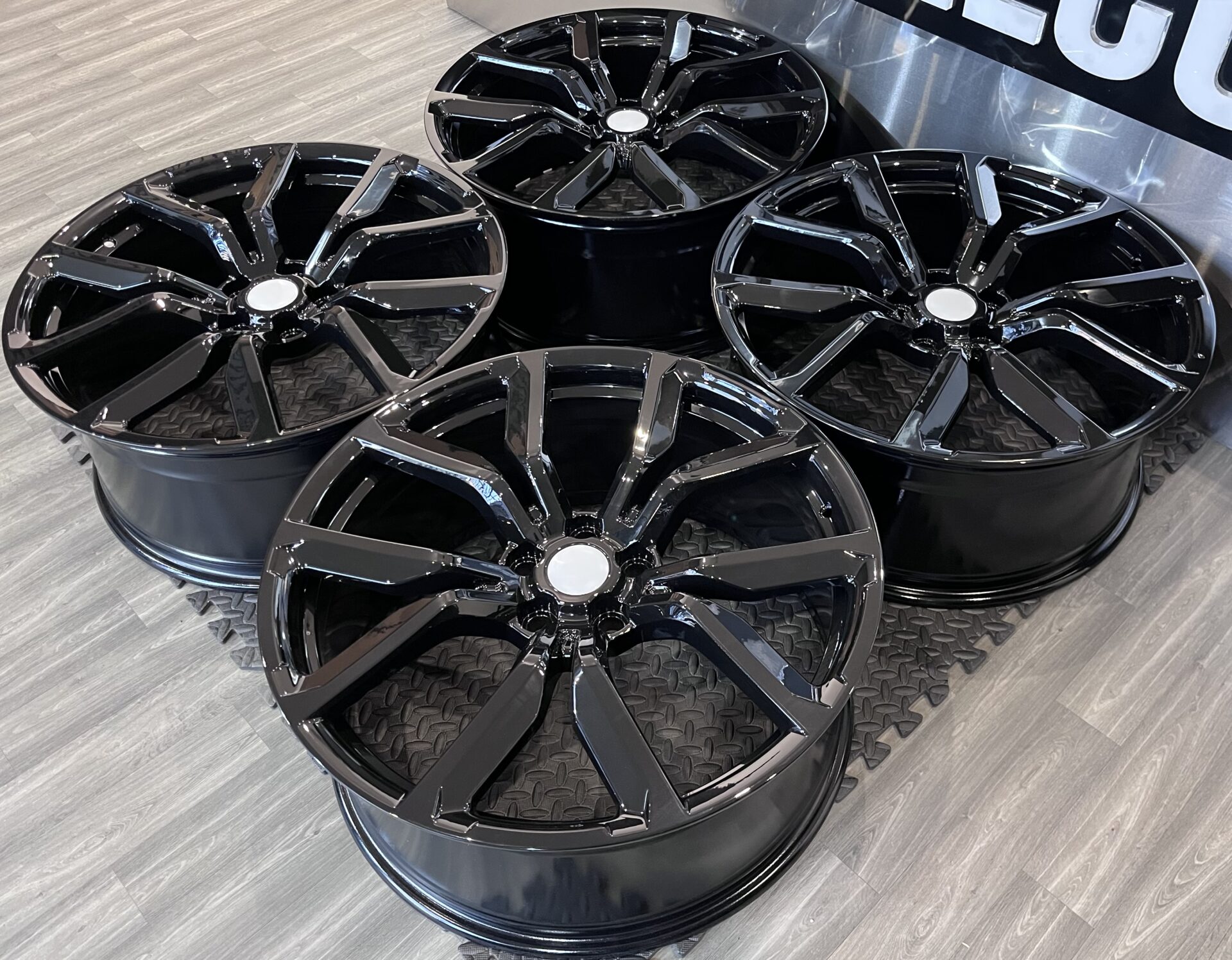 RANGE ROVER SVR STYLE 5X120 72.6 - Image 5