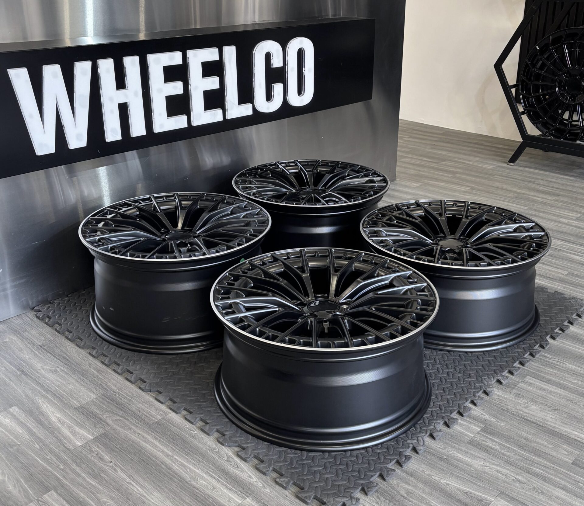 MERCEDES E53 AMG V2 STYLE 5X112 66.6 - Image 2