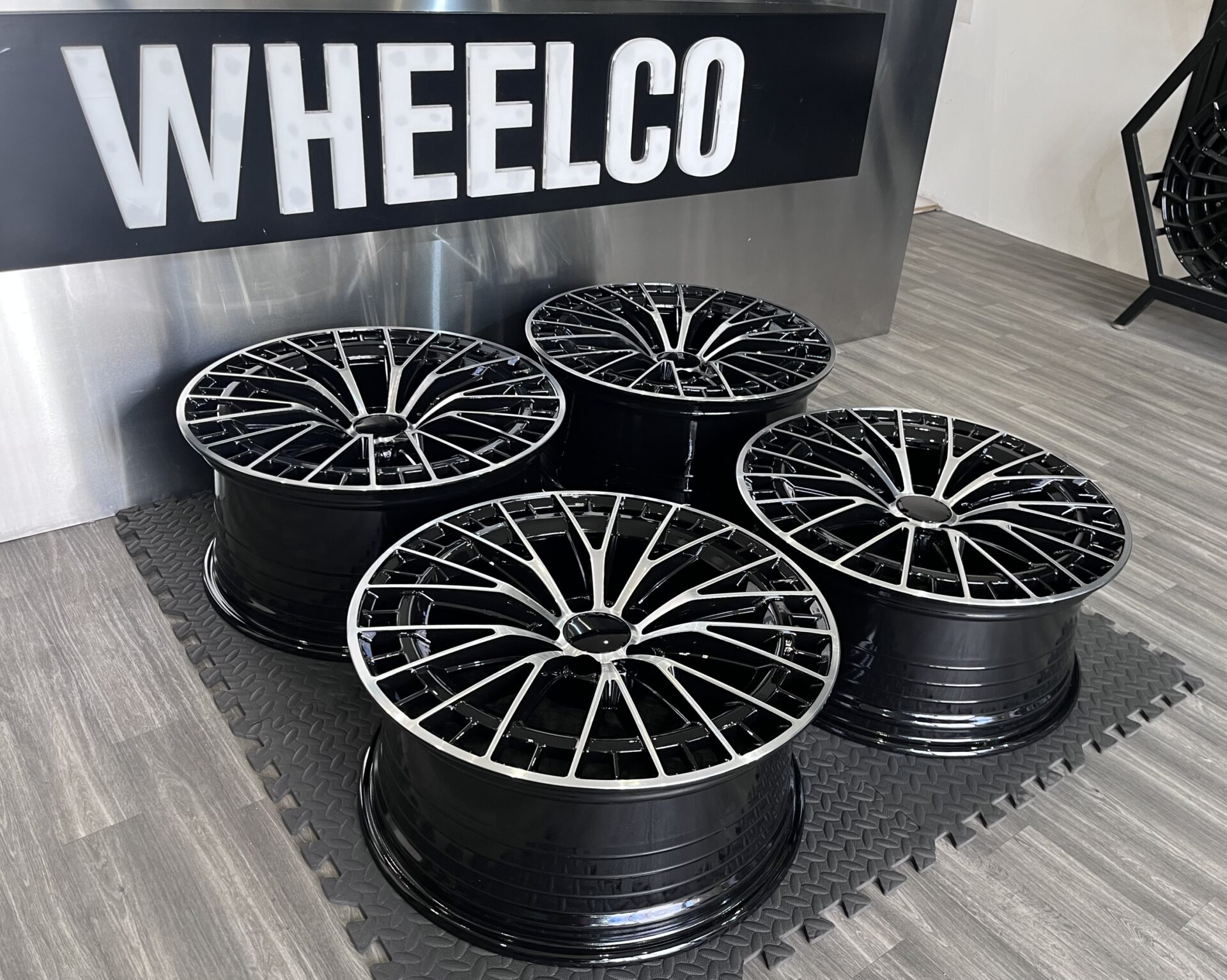 MERCEDES E53 AMG V2 STYLE 5X112 66.6 - Image 2