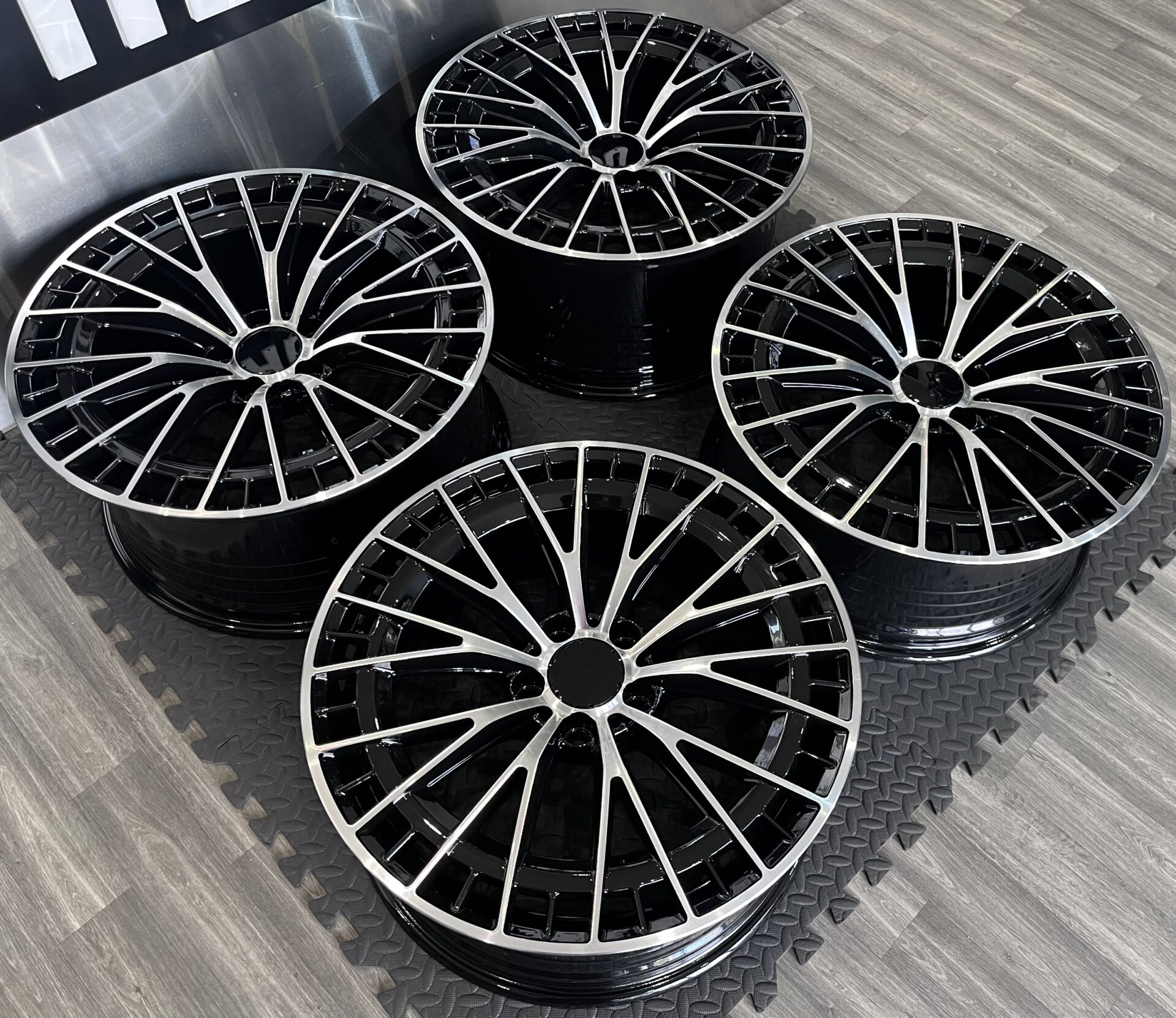 MERCEDES E53 AMG V2 STYLE 5X112 66.6 - Image 3