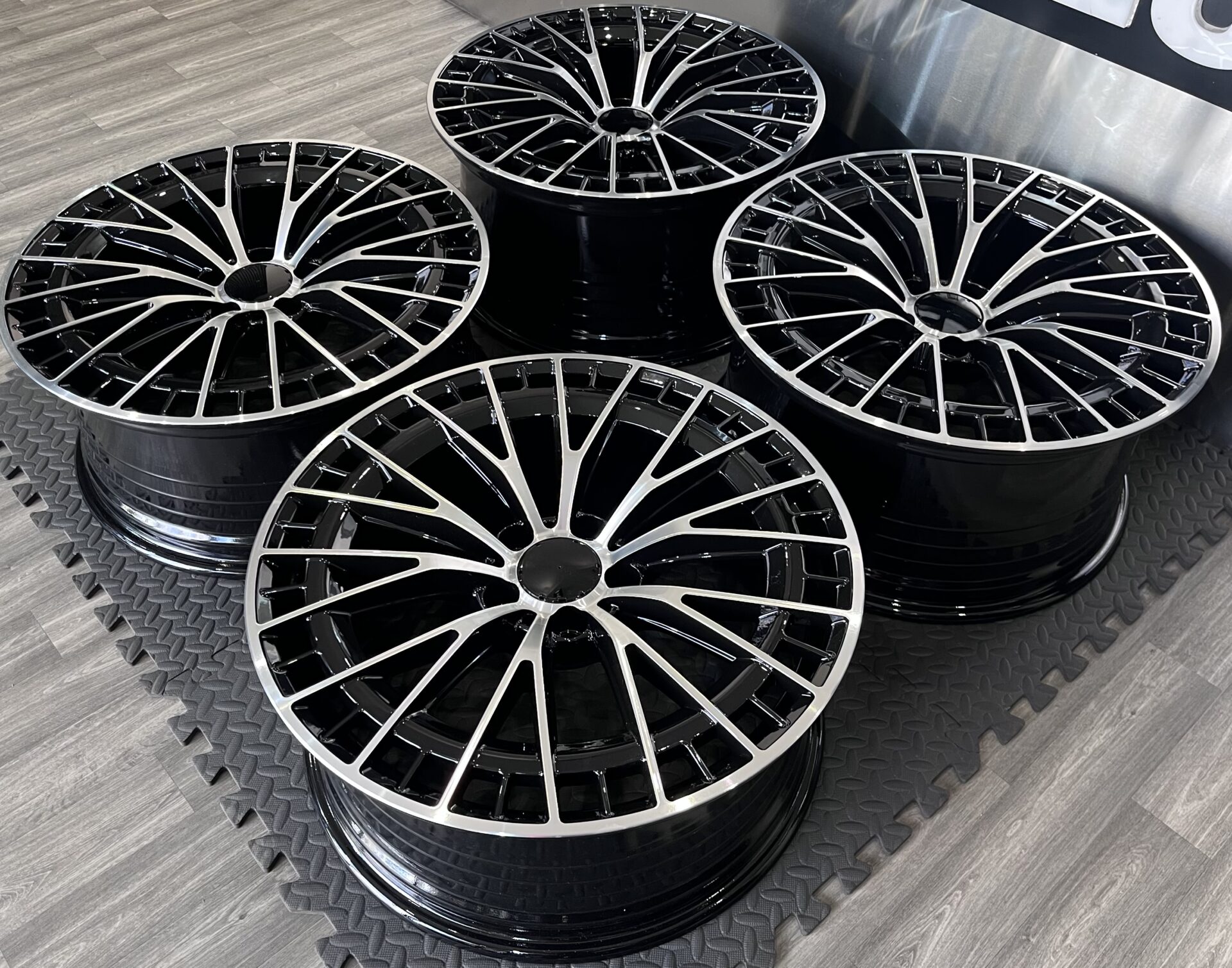 MERCEDES E53 AMG V2 STYLE 5X112 66.6 - Image 5