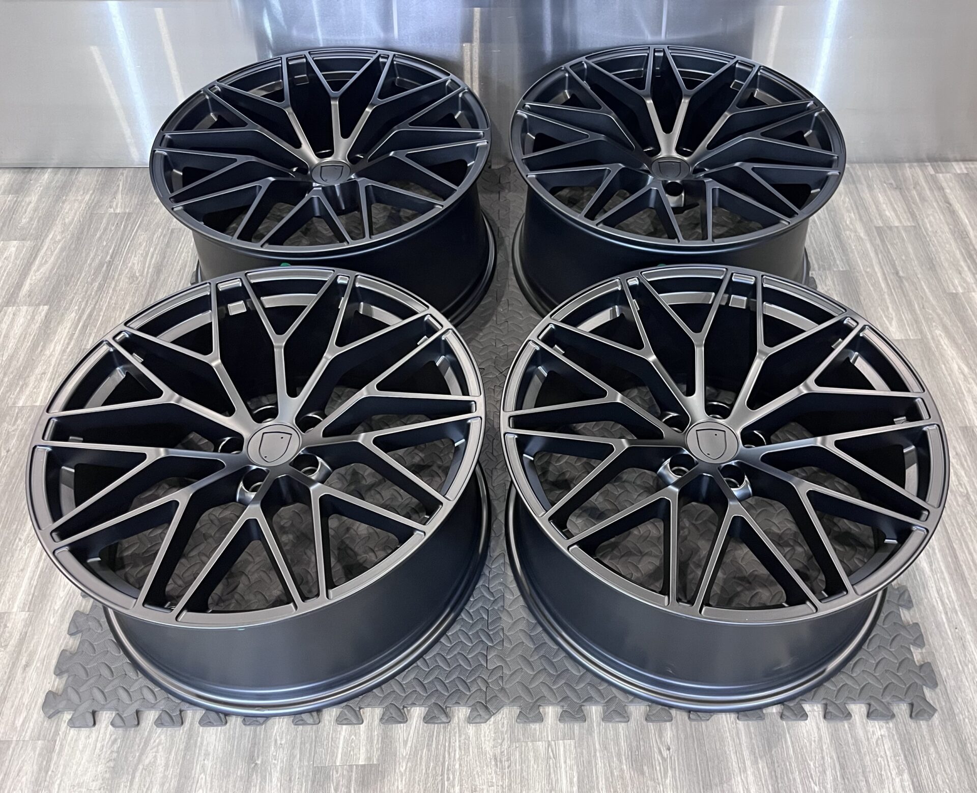 PORSCHE MACAN GTS STYLE 5X112 66.6 - Image 4