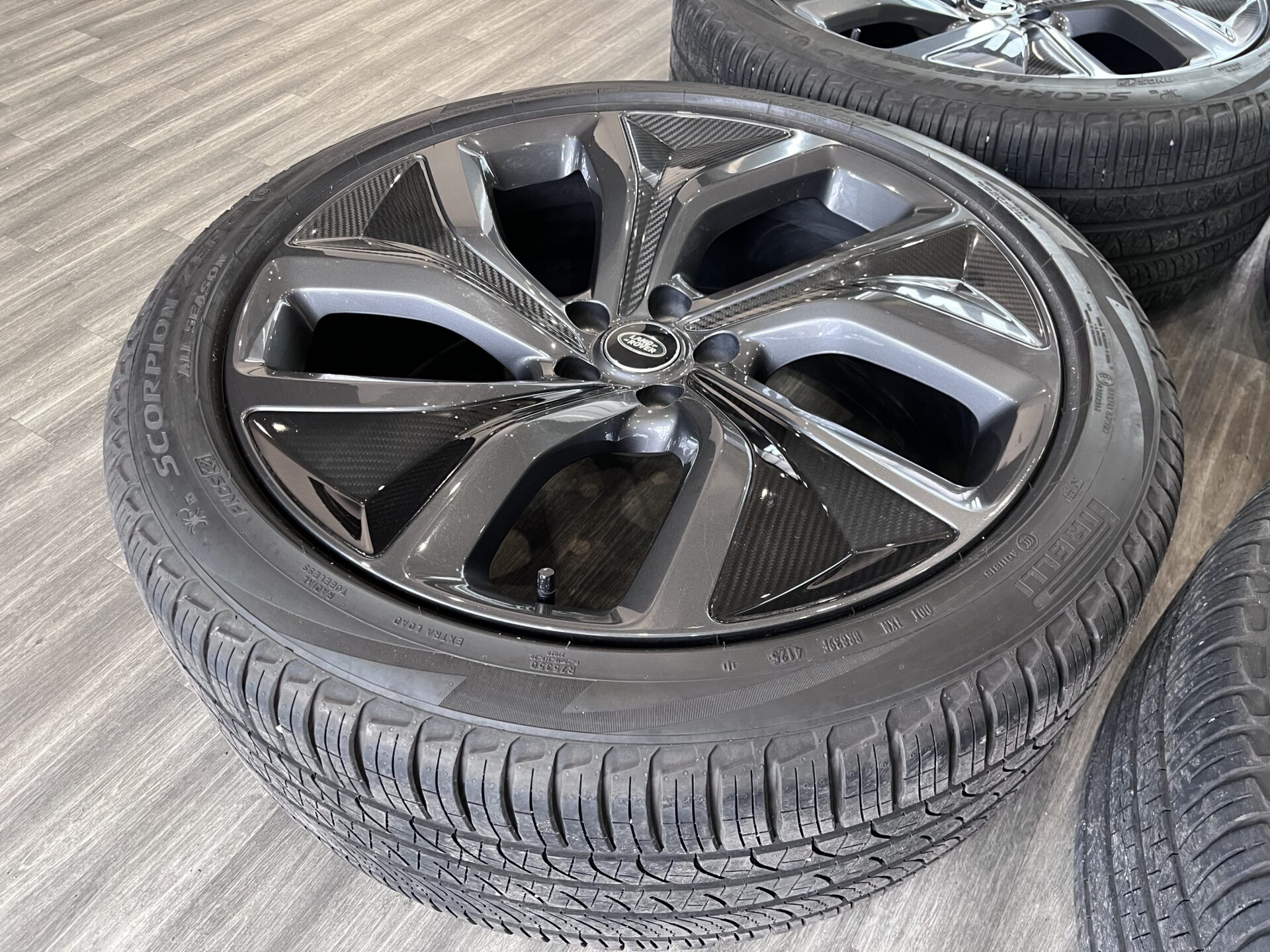 GENUINE USED RANGE ROVER 5128 WHEELS & TYRES 5X120 72.6 - Image 4